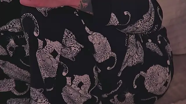 Snapshot of AriWild chatting on 14, 4, 2026 AriWild online show from 14, 4, 2026