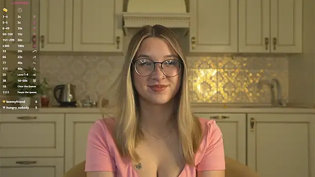 DarelleFaux online show from 14, 9, 2025