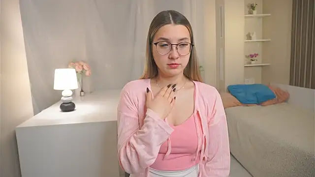 DarelleFaux online show from 29, 11, 2025