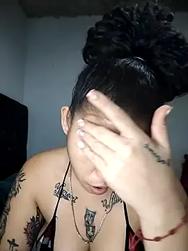 Snapshot of Vale_Nikol21 chatting on 19, 12, 2025 Vale Nikol21 online show from 19, 12, 2025