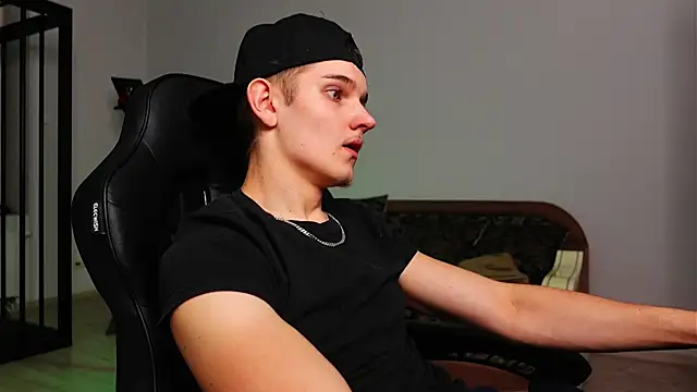 Snapshot of Mark_Karson chatting on 12, 9, 2025 Mark Karson online show from 12, 9, 2025