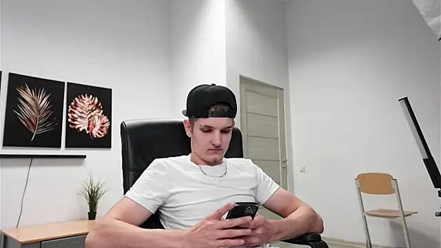 Snapshot of Mark_Karson chatting on 16, 9, 2025 Mark Karson online show from 16, 9, 2025