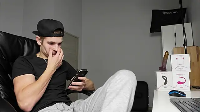 Snapshot of Mark_Karson chatting on 29, 9, 2025 Mark Karson online show from 29, 9, 2025