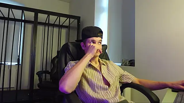 Snapshot of Mark_Karson chatting on 10, 10, 2025 Mark Karson online show from 10, 10, 2025