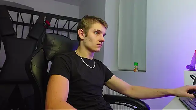 Snapshot of Mark_Karson chatting on 16, 10, 2025 Mark Karson online show from 16, 10, 2025