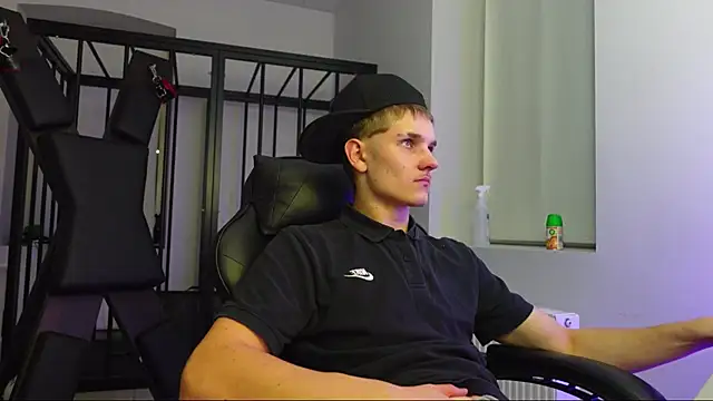 Snapshot of Mark_Karson chatting on 19, 10, 2025 Mark Karson online show from 19, 10, 2025