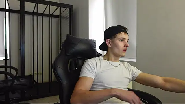 Snapshot of Mark_Karson chatting on 30, 10, 2025 Mark Karson online show from 30, 10, 2025