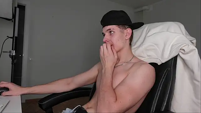 Snapshot of Mark_Karson chatting on 1, 11, 2025 Mark Karson online show from 1, 11, 2025