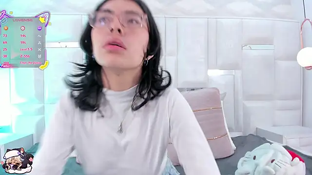 Im Molly Angel online show from 23, 11, 2025