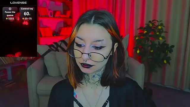Snapshot of Mistress__Marcelline chatting on 19, 4, 2026 Mistress Marcelline online show from 19, 4, 2026