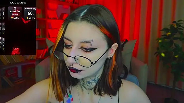 Snapshot of Mistress__Marcelline chatting on 20, 4, 2026 Mistress Marcelline online show from 20, 4, 2026