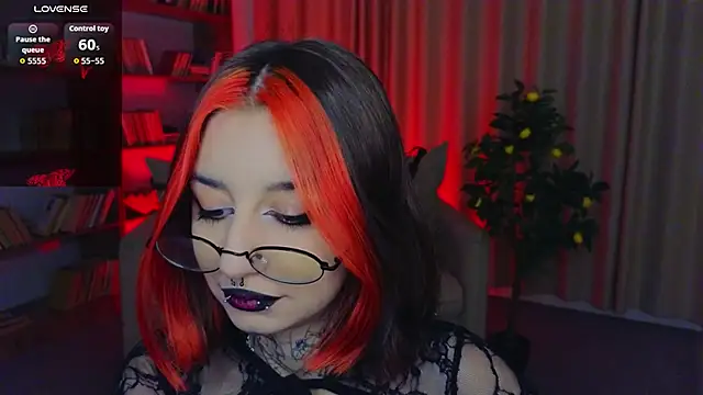 Snapshot of Mistress__Marcelline chatting on 25, 5, 2026 Mistress Marcelline online show from 25, 5, 2026
