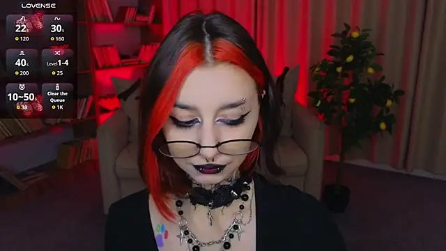 Snapshot of Mistress__Marcelline chatting on 27, 5, 2026 Mistress Marcelline online show from 27, 5, 2026