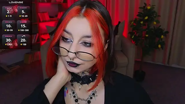 Snapshot of Mistress__Marcelline chatting on 27, 5, 2026 Mistress Marcelline online show from 27, 5, 2026