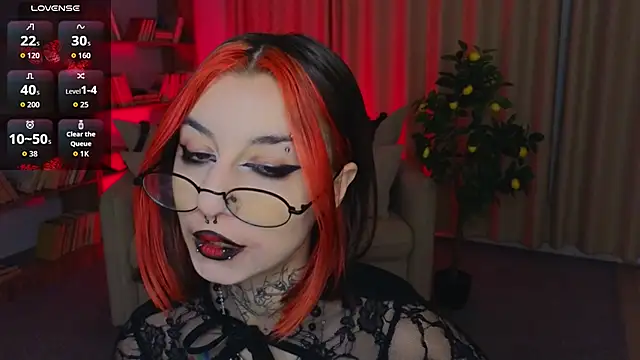 Snapshot of Mistress__Marcelline chatting on 29, 5, 2026 Mistress Marcelline online show from 29, 5, 2026