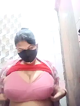 Snapshot of varnika chatting on 4, 2, 2026 varnika online show from 4, 2, 2026