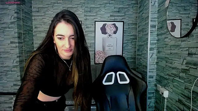 Snapshot of Soffi_betacur_b chatting on 1, 10, 2025 Soffi betacur b online show from 1, 10, 2025