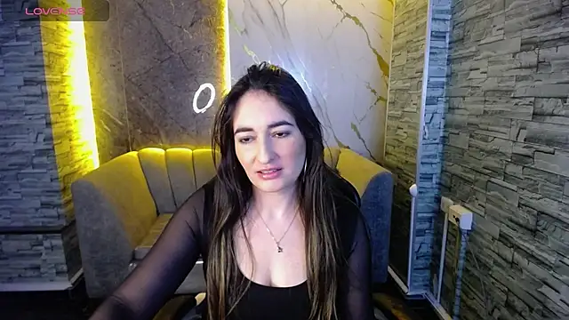 Snapshot of Soffi_betacur_b chatting on 11, 10, 2025 Soffi betacur b online show from 11, 10, 2025
