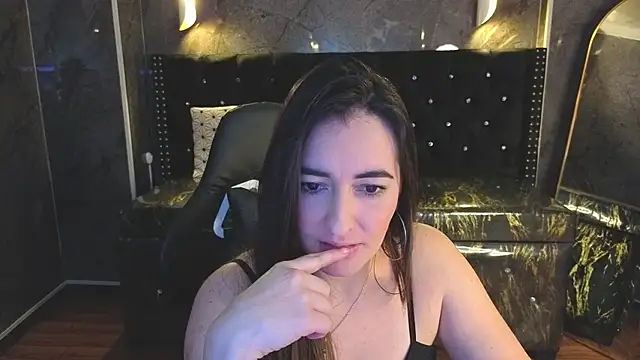Snapshot of Soffi_betacur_b chatting on 23, 10, 2025 Soffi betacur b online show from 23, 10, 2025