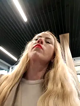 Snapshot of DeeA_Blondy chatting on 21, 9, 2025 DeeA Blondy online show from 21, 9, 2025