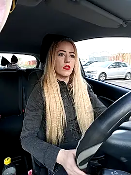 Snapshot of DeeA_Blondy chatting on 24, 10, 2025 DeeA Blondy online show from 24, 10, 2025