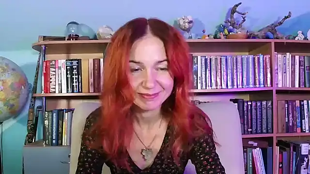 Foxilady357 online show from 5, 11, 2025