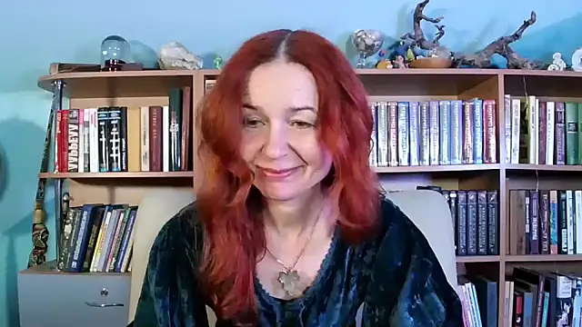 Snapshot of Foxilady357 chatting on 2, 4, 2026 Foxilady357 online show from 2, 4, 2026