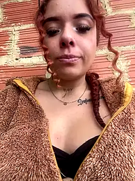 Snapshot of haally-mll chatting on 15, 10, 2025 haally-mll online show from 15, 10, 2025