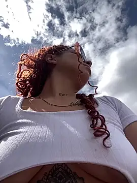 Snapshot of haally-mll chatting on 20, 10, 2025 haally-mll online show from 20, 10, 2025