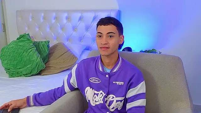 yulian vasquez online show from 2, 2, 2026