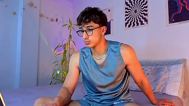 Snapshot of LatinReall chatting on 11, 9, 2025 LatinReall online show from 11, 9, 2025