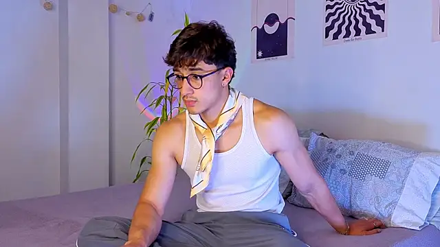 Snapshot of LatinReall chatting on 12, 9, 2025 LatinReall online show from 12, 9, 2025