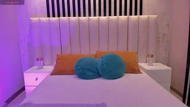 AmbarJames  online show from 13, 2, 2026