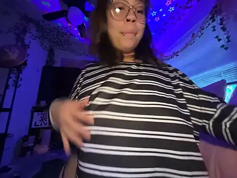 moan4mona online show from 8, 6, 2026