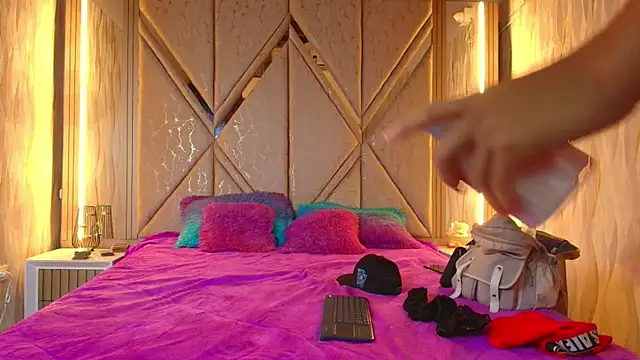 Hotcouple 222 online show from 15, 11, 2025