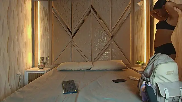 Hotcouple 222 online show from 19, 1, 2026