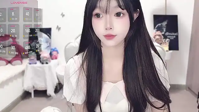 Snapshot of -EEBABY chatting on 19, 10, 2025 -EEBABY online show from 19, 10, 2025