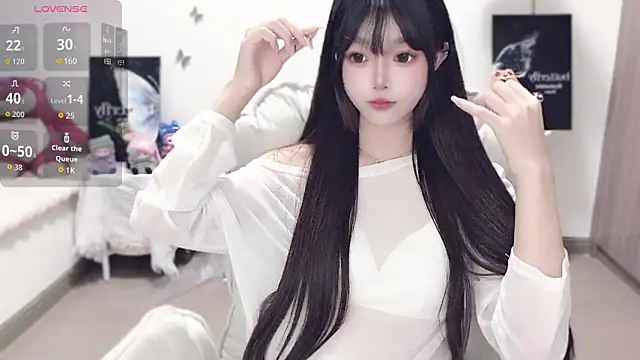 Snapshot of -EEBABY chatting on 28, 10, 2025 -EEBABY online show from 28, 10, 2025