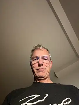 Snapshot of SexyLeon8 chatting on 12, 11, 2025 SexyLeon8 online show from 12, 11, 2025