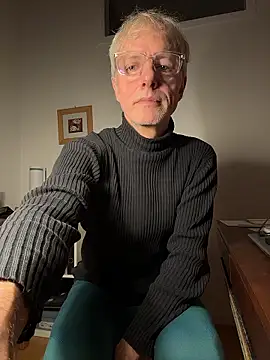 Snapshot of SexyLeon8 chatting on 7, 1, 2026 SexyLeon8 online show from 7, 1, 2026