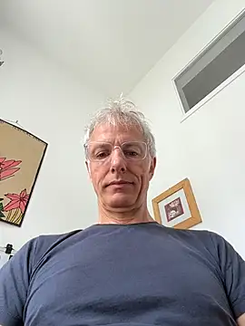 Snapshot of SexyLeon8 chatting on 5, 6, 2026 SexyLeon8 online show from 5, 6, 2026