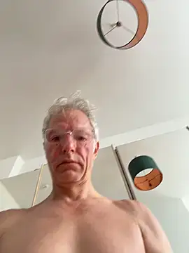Snapshot of SexyLeon8 chatting on 7, 6, 2026 SexyLeon8 online show from 7, 6, 2026