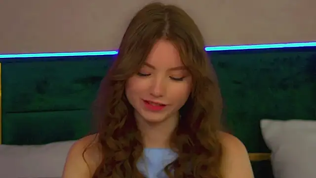 KeiraAsti online show from 28, 9, 2025