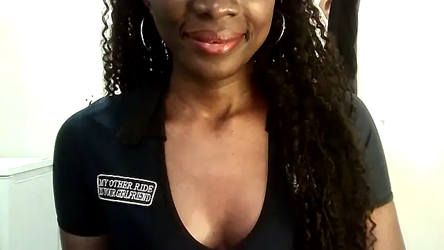 Snapshot of Chatdoll2 chatting on 15, 10, 2025 Chatdoll2 online show from 15, 10, 2025