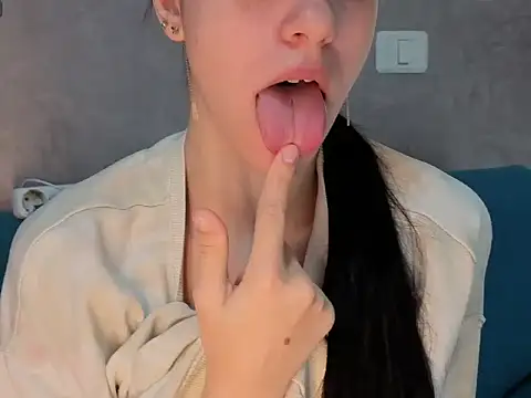 Snapshot of Pisypussy chatting on 21, 10, 2025 Pisypussy online show from 21, 10, 2025