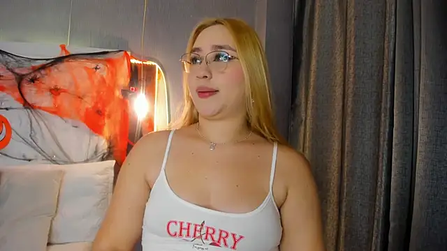 Snapshot of ximenanoah chatting on 18, 10, 2025 ximenanoah online show from 18, 10, 2025