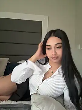 Snapshot of LilMisIndianx chatting on 17, 12, 2025 LilMisIndianx online show from 17, 12, 2025