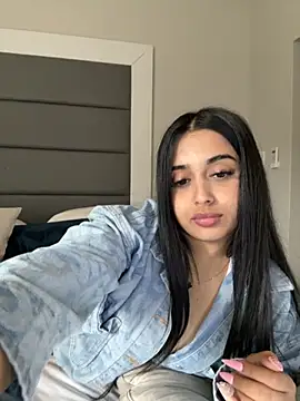 Snapshot of LilMisIndianx chatting on 18, 12, 2025 LilMisIndianx online show from 18, 12, 2025