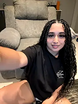 Snapshot of LilMisIndianx chatting on 19, 12, 2025 LilMisIndianx online show from 19, 12, 2025