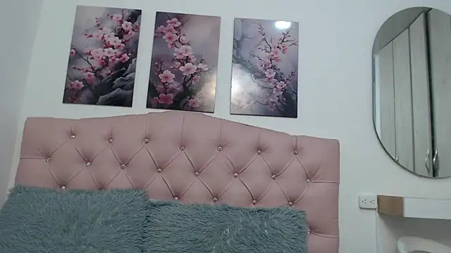 pinky f00x online show from 22, 12, 2025